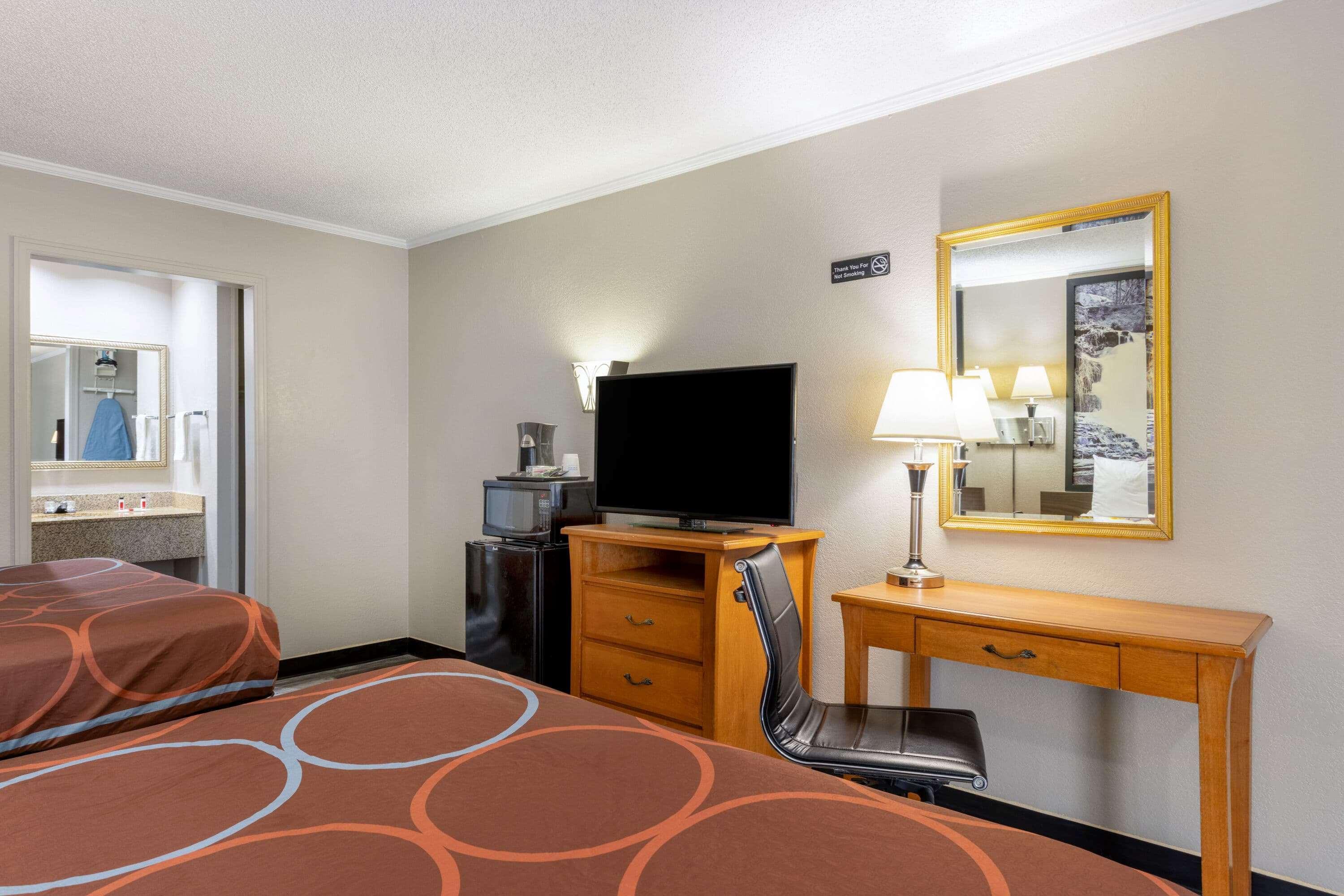 Super 8 By Wyndham Kansas City Airport North Exteriér fotografie