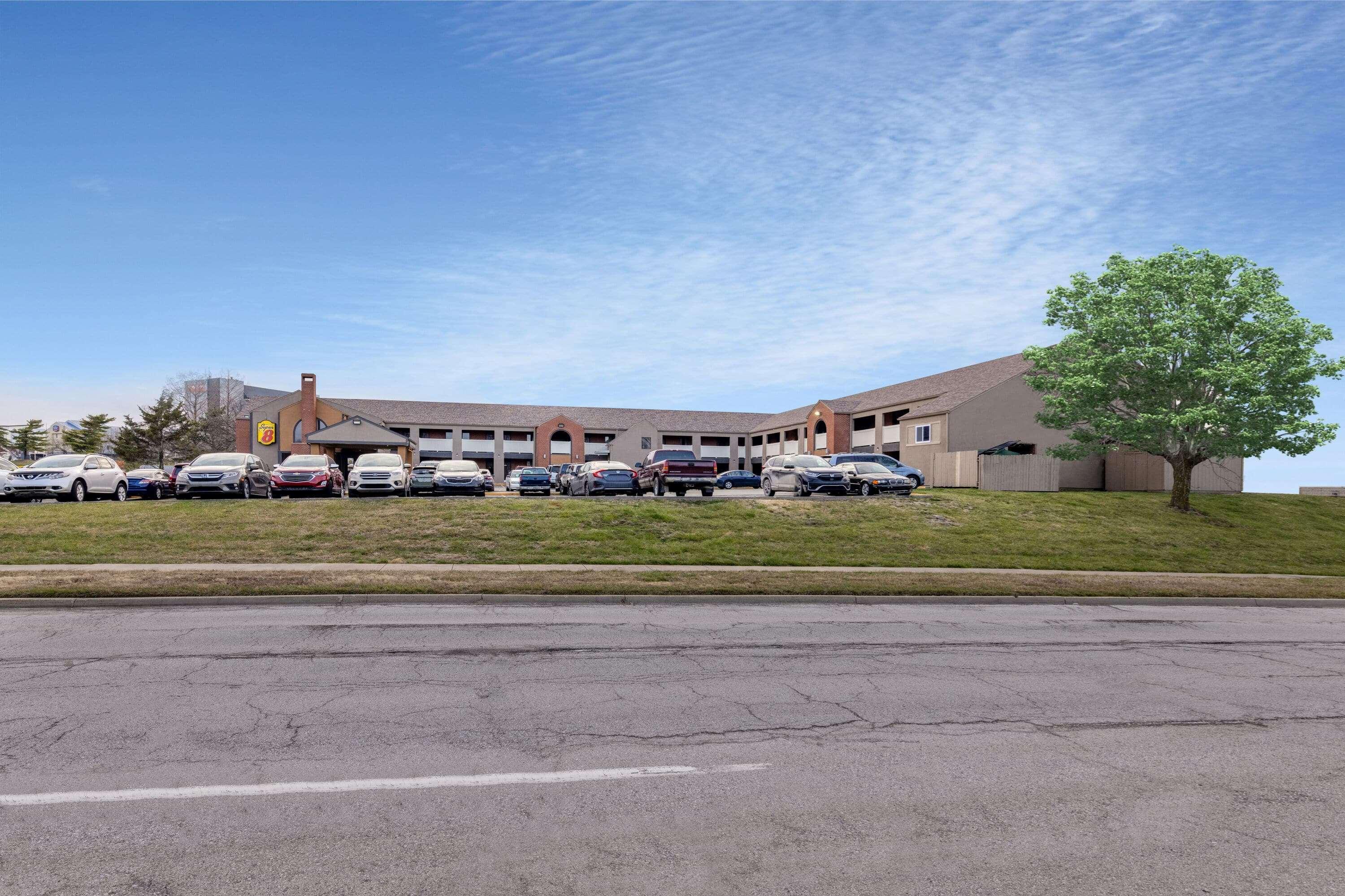 Super 8 By Wyndham Kansas City Airport North Exteriér fotografie