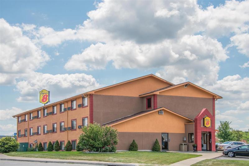 Super 8 By Wyndham Kansas City Airport North Exteriér fotografie